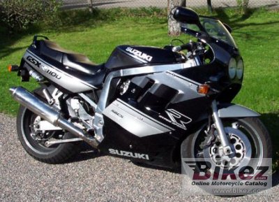 1990 Suzuki GSX-R 1100 photo